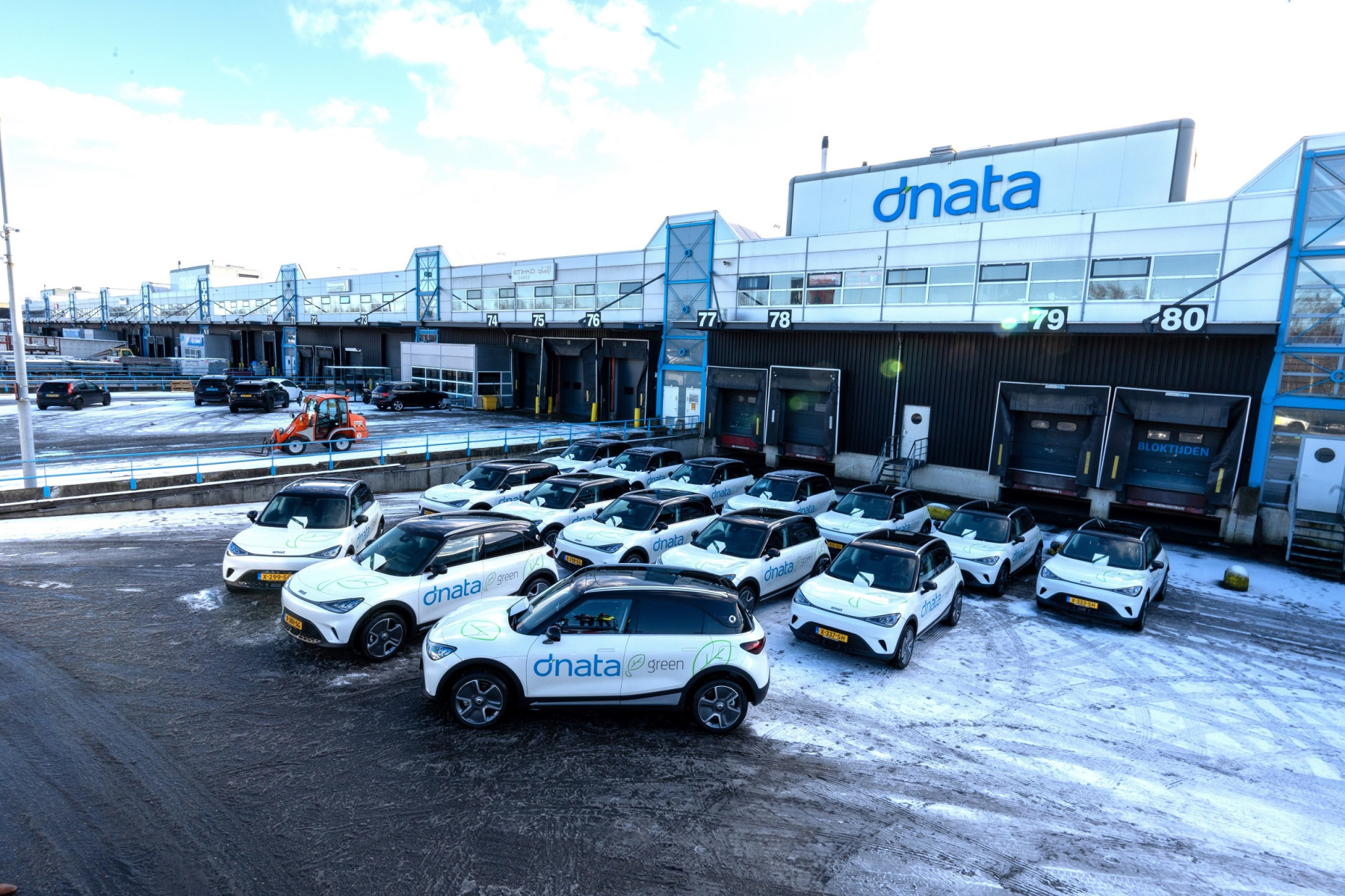 dnata swaps all airside diesel vehicles for electric smart cars at Schiphol Airport