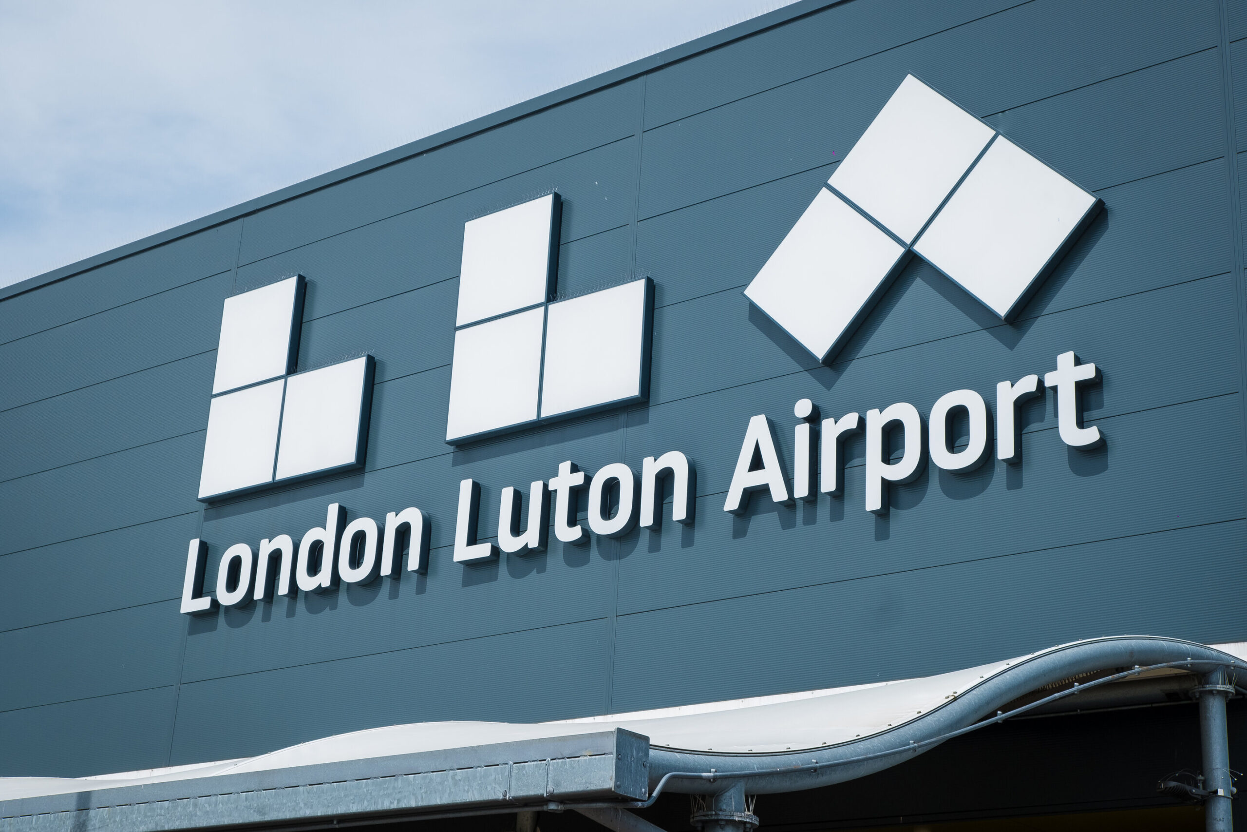 Luton airport invests in low-carbon vehicle transition