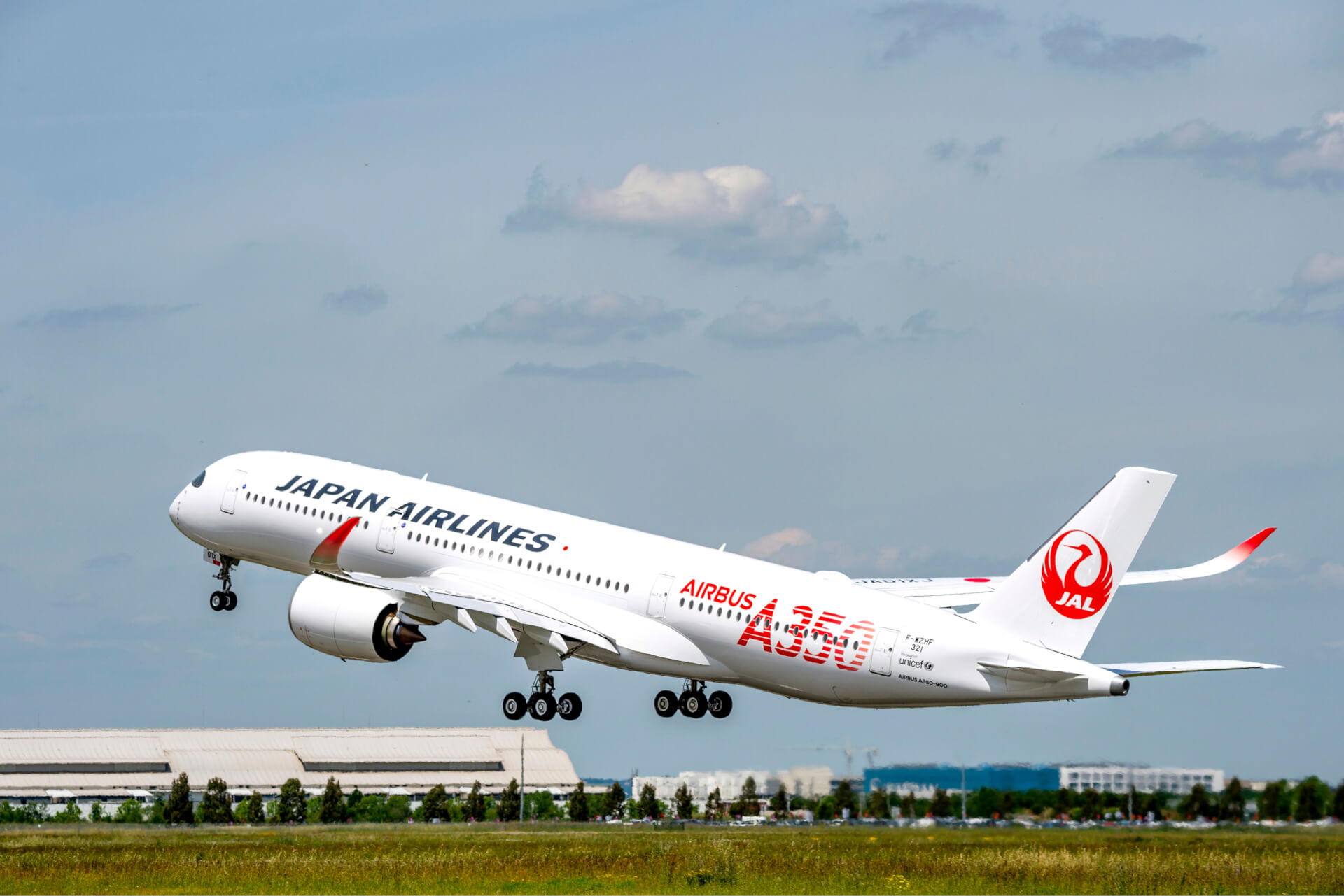 The sun begins to rise for JAL